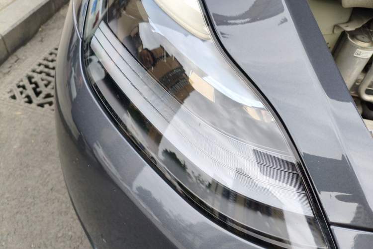 Used Tesla Model Y 2022 Rear-Wheel-Drive Version Right Front Headlight