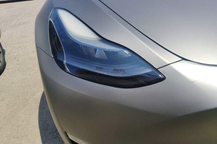 Used Tesla Model Y 2022 Long-Range All-Wheel-Drive Version Right Front Headlight