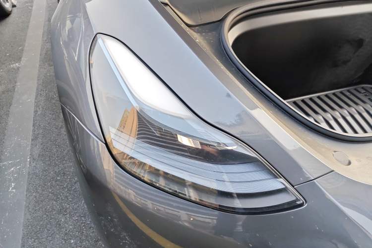 Used Tesla Model Y 2022 Long-Range All-Wheel-Drive Version Right Front Headlight
