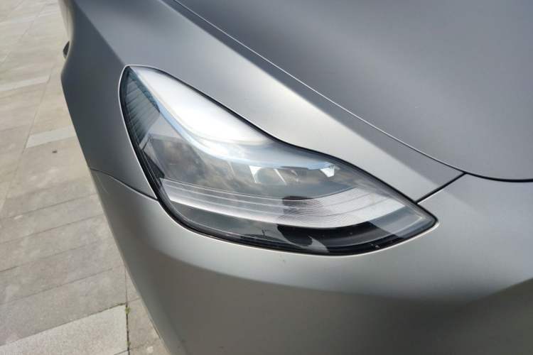Used Tesla Model Y 2022 Long-Range All-Wheel-Drive Version Right Front Headlight