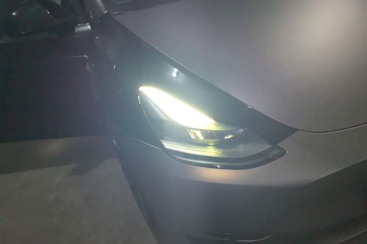 Used Tesla Model Y 2022 Performance High-Performance All-Wheel-Drive Version Right Front Headlight