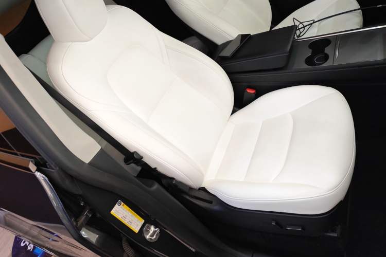 Used Tesla Model Y 2022 Rear-Wheel-Drive Version Right Front Seat