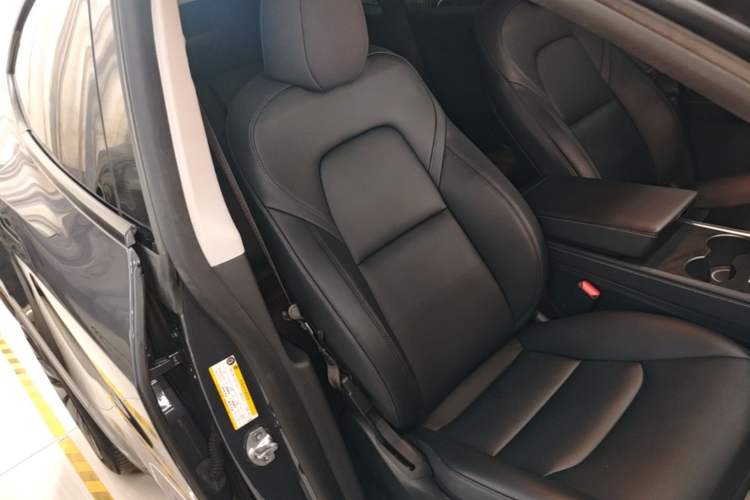 Used Tesla Model Y 2022 Rear-Wheel-Drive Version Right Front Seat