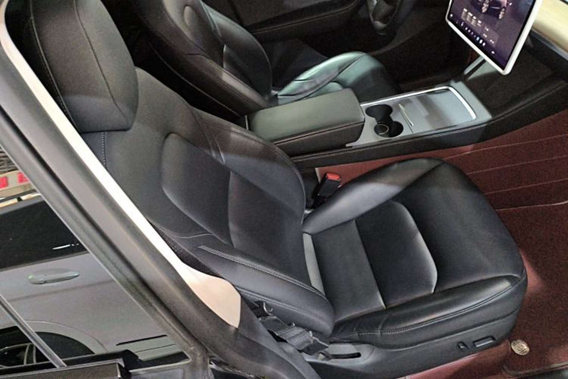 Used Tesla Model Y 2022 Rear-Wheel-Drive Version Right Front Seat
