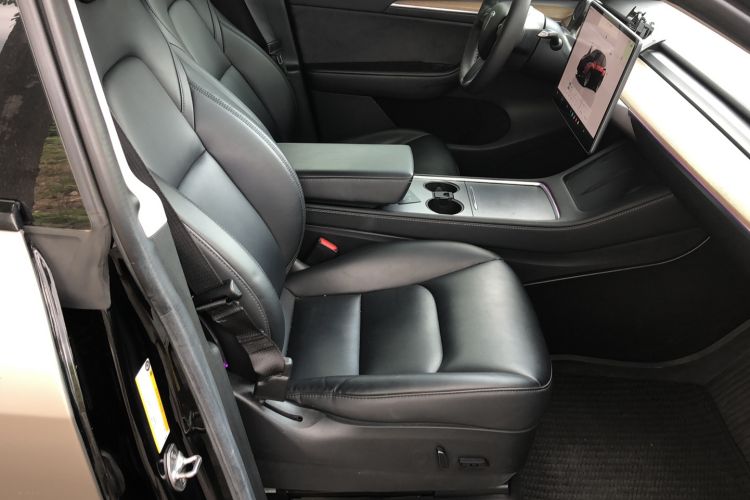 Used Tesla Model Y 2022 Rear-Wheel-Drive Version Right Front Seat