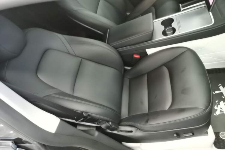 Used Tesla Model Y 2022 Performance High-Performance All-Wheel-Drive Version Right Front Seat