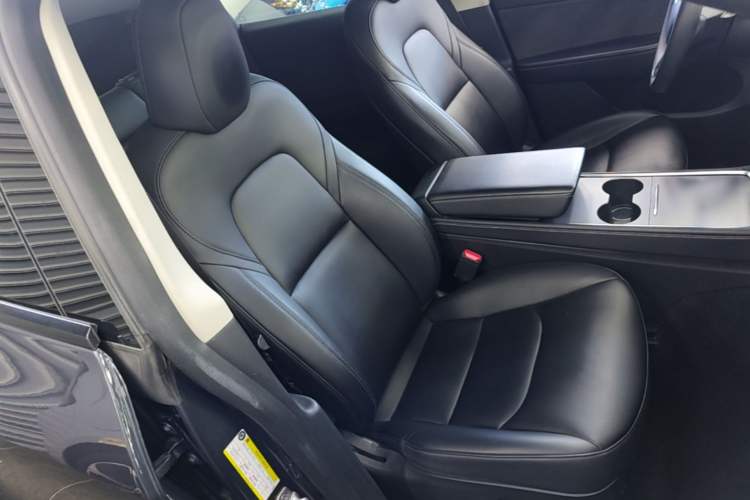 Used Tesla Model Y 2022 Rear-Wheel-Drive Version Right Front Seat