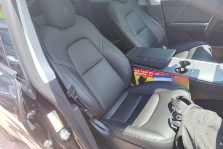 Used Tesla Model Y 2022 Rear-Wheel-Drive Version Right Front Seat