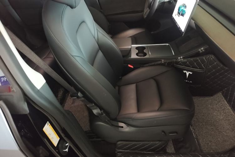 Used Tesla Model Y 2022 Rear-Wheel-Drive Version Right Front Seat