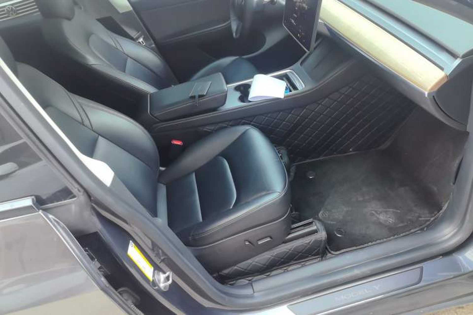 Used Tesla Model Y 2022 Long-Range All-Wheel-Drive Version Right Front Seat
