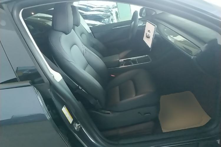 Used Tesla Model Y 2022 Performance High-Performance All-Wheel-Drive Version Right Front Seat