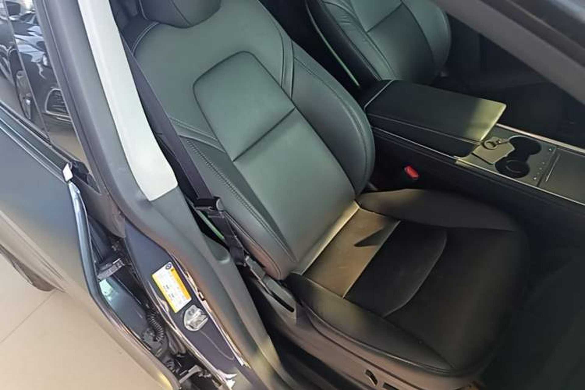 Used Tesla Model Y 2022 Performance High-Performance All-Wheel-Drive Version Right Front Seat
