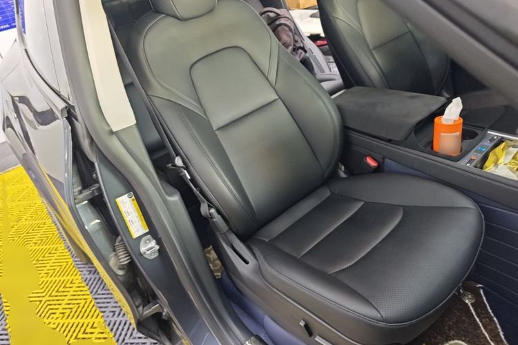 Used Tesla Model Y 2022 Rear-Wheel-Drive Version Right Front Seat