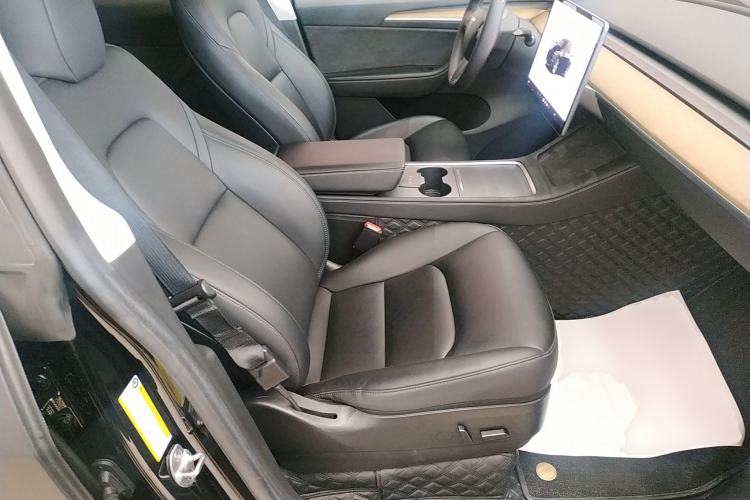 Used Tesla Model Y 2022 Rear-Wheel-Drive Version Right Front Seat