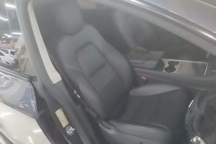 Used Tesla Model Y 2022 Long-Range All-Wheel-Drive Version Right Front Seat