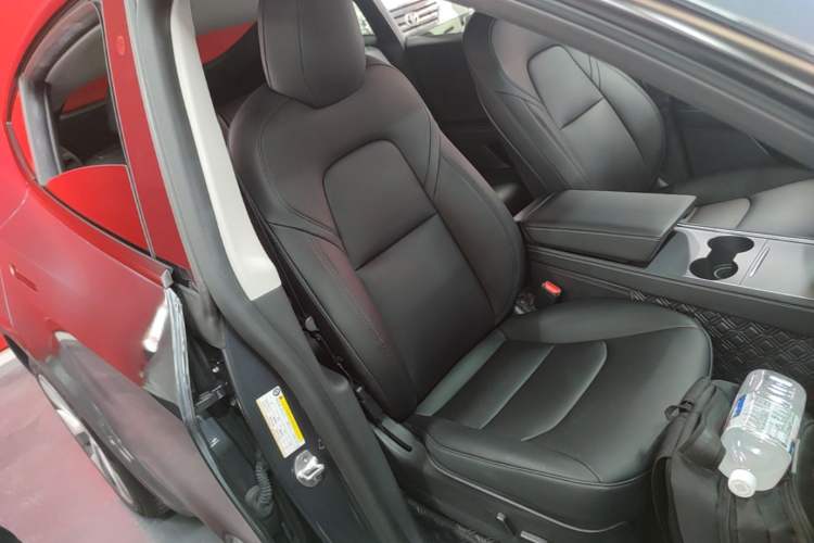 Used Tesla Model Y 2022 Rear-Wheel-Drive Version Right Front Seat