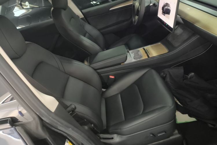 Used Tesla Model Y 2022 Long-Range All-Wheel-Drive Version Right Front Seat