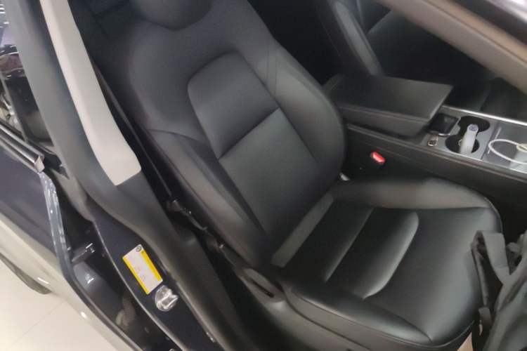 Used Tesla Model Y 2022 Long-Range All-Wheel-Drive Version Right Front Seat