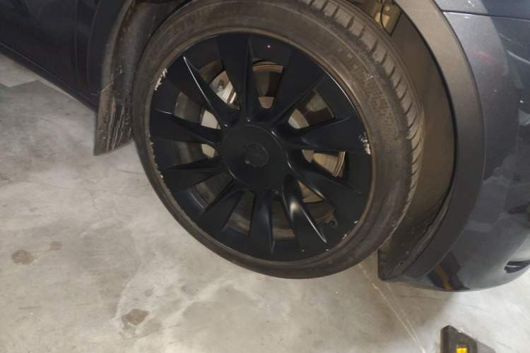 Used Tesla Model Y 2022 Revised Version Rear-Wheel Drive Right Front Wheel Hub