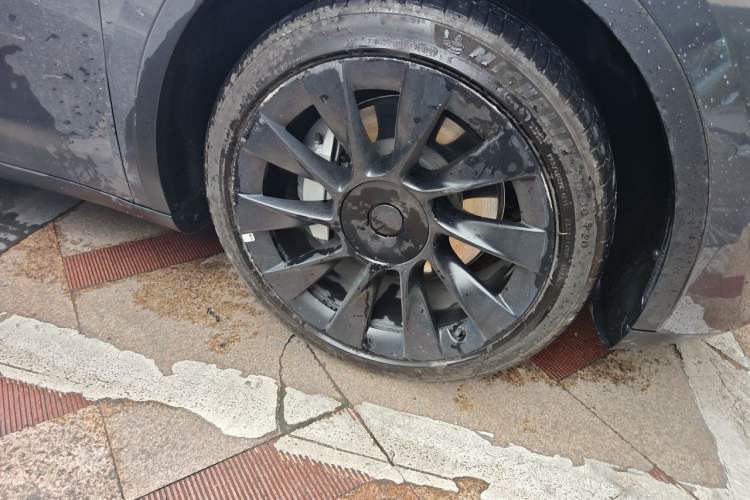 Used Tesla Model Y 2022 Revised Version Rear-Wheel Drive Right Front Wheel Hub