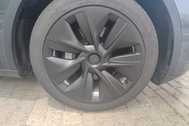 Used Tesla Model Y 2022 Revised Version Rear-Wheel Drive Right Front Wheel Hub