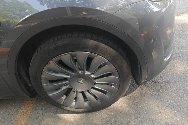 Used Tesla Model Y 2022 Revised Version Rear-Wheel Drive Right Front Wheel Hub