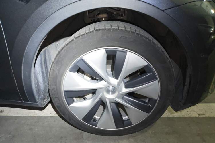 Used Tesla Model Y 2022 Revised Version Rear-Wheel Drive Right Front Wheel Hub