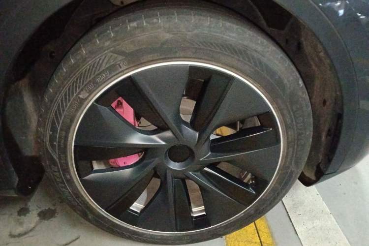 Used Tesla Model Y 2022 Revised Version Rear-Wheel Drive Right Front Wheel Hub
