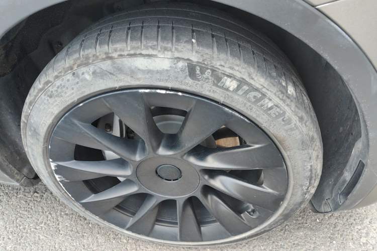 Used Tesla Model Y 2022 Revised Version Rear-Wheel Drive Right Front Wheel Hub