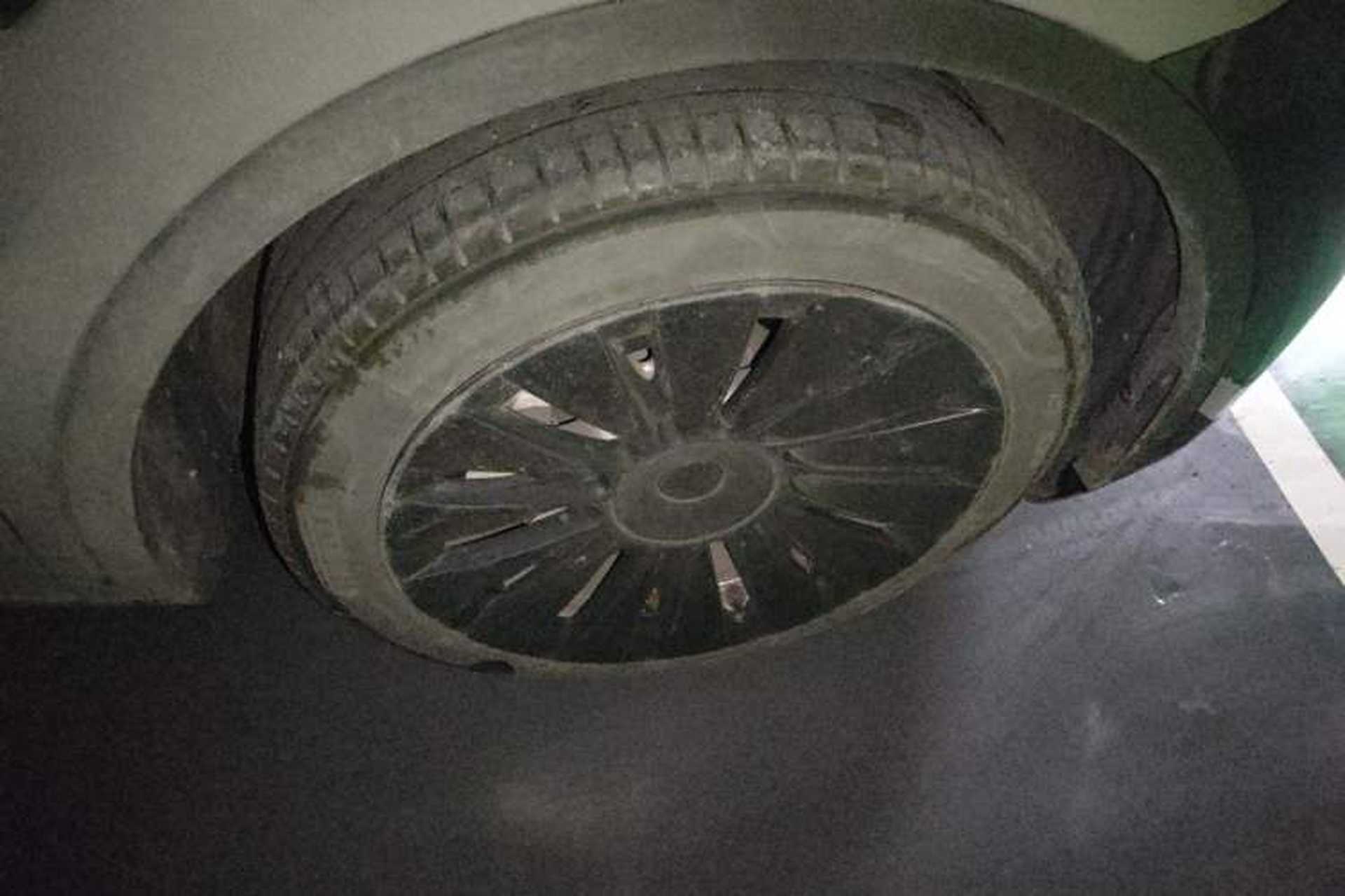 Used Tesla Model Y 2022 Rear-Wheel-Drive Version Right Front Wheel Hub
