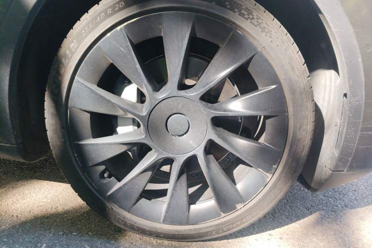 Used Tesla Model Y 2022 Revised Version Rear-Wheel Drive Right Front Wheel Hub