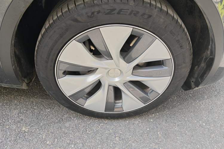 Used Tesla Model Y 2022 Revised Version Rear-Wheel Drive Right Front Wheel Hub