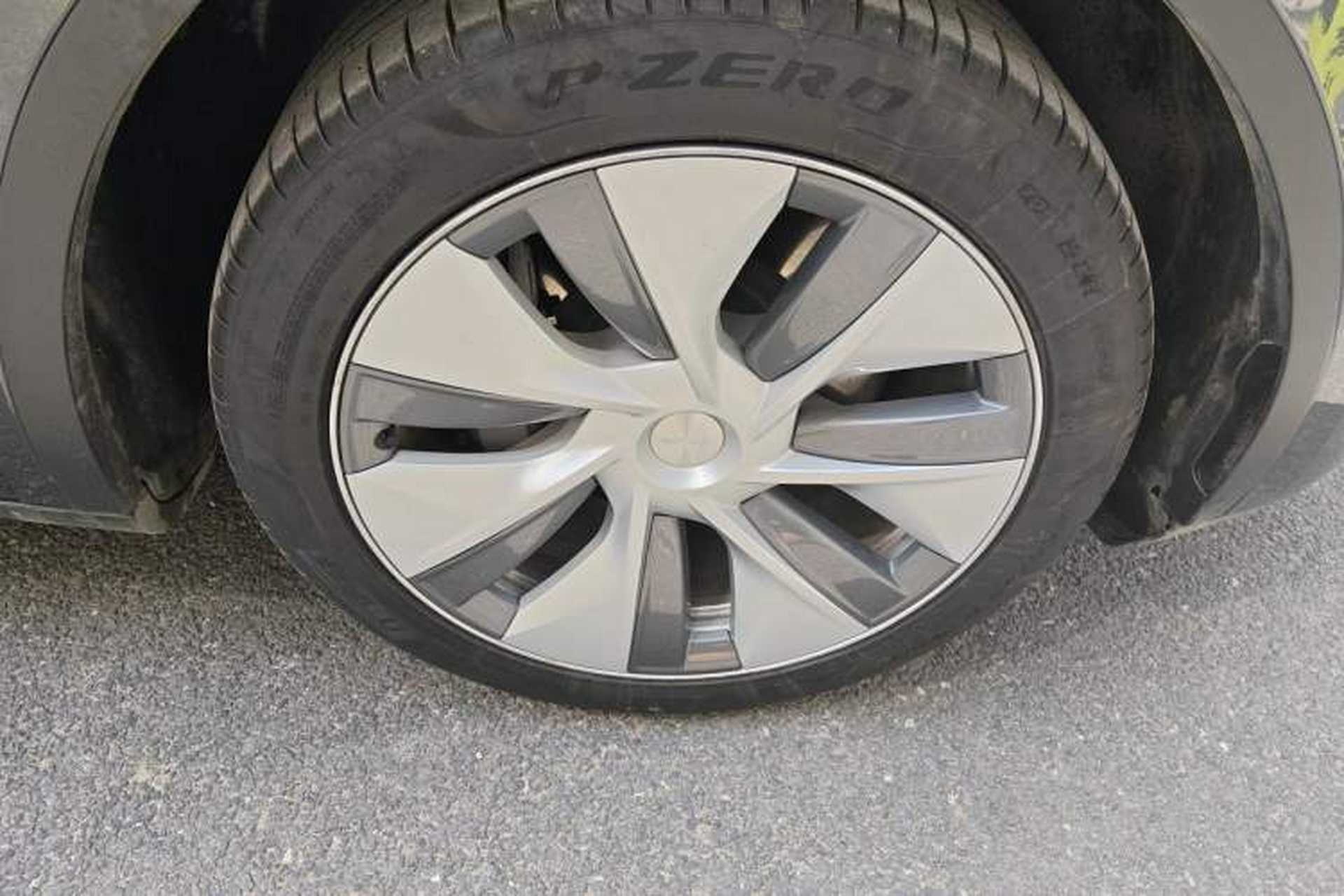 Used Tesla Model Y 2022 Revised Version Rear-Wheel Drive Right Front Wheel Hub