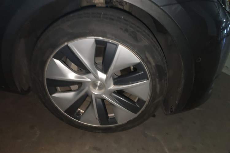 Used Tesla Model Y 2022 Revised Version Rear-Wheel Drive Right Front Wheel Hub