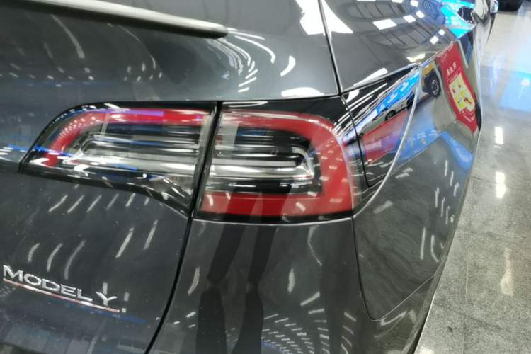 Used Tesla Model Y 2022 Performance High-Performance All-Wheel-Drive Version Right Rear Taillight