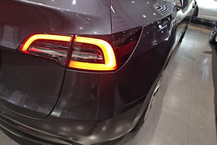 Used Tesla Model Y 2022 Rear-Wheel-Drive Version Right Rear Taillight