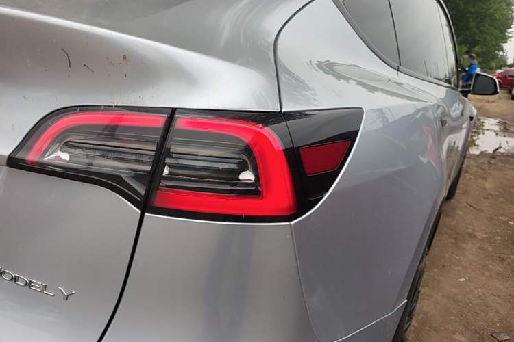 Used Tesla Model Y 2022 Revised Version Rear-Wheel Drive Right Rear Taillight