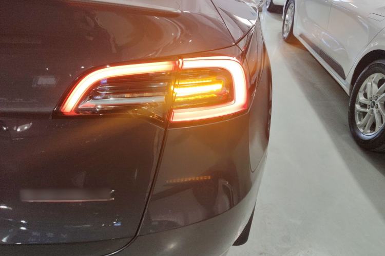 Used Tesla Model Y 2022 Performance High-Performance All-Wheel-Drive Version Right Rear Taillight