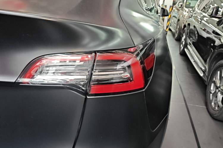 Used Tesla Model Y 2022 Revised Version Rear-Wheel Drive Right Rear Taillight