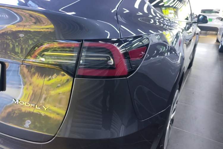 Used Tesla Model Y 2022 Rear-Wheel-Drive Version Right Rear Taillight