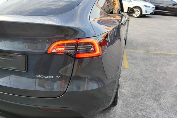 Used Tesla Model Y 2022 Revised Version Rear-Wheel Drive Right Rear Taillight