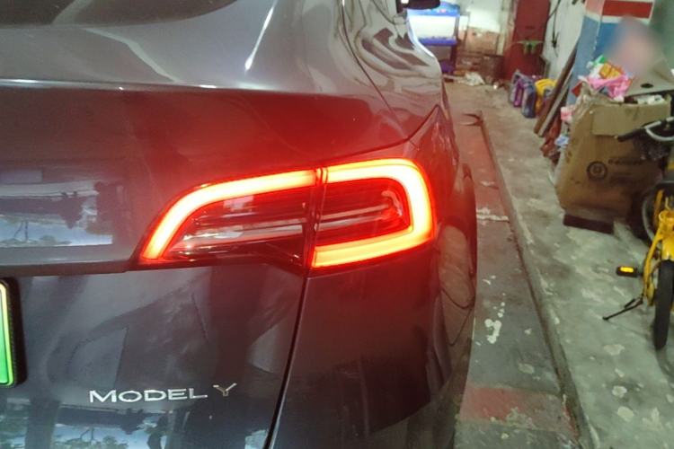 Used Tesla Model Y 2022 Rear-Wheel-Drive Version Right Rear Taillight