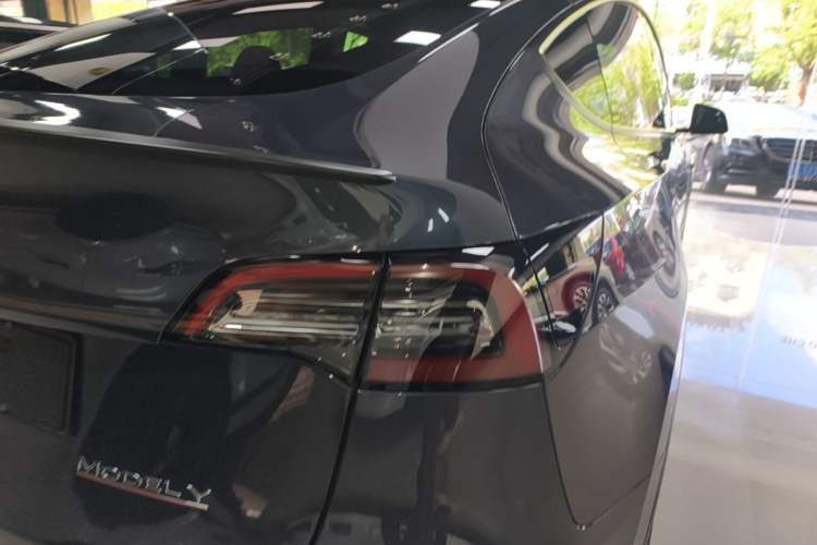 Used Tesla Model Y 2022 Performance High-Performance All-Wheel-Drive Version Right Rear Taillight