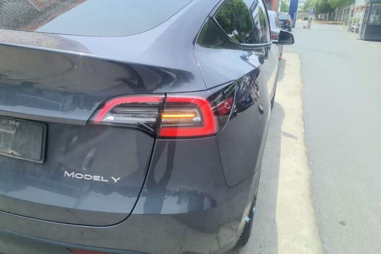 Used Tesla Model Y 2022 Rear-Wheel-Drive Version Right Rear Taillight