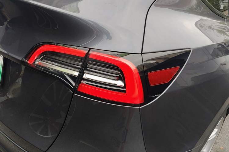 Used Tesla Model Y 2022 Revised Version Rear-Wheel Drive Right Rear Taillight