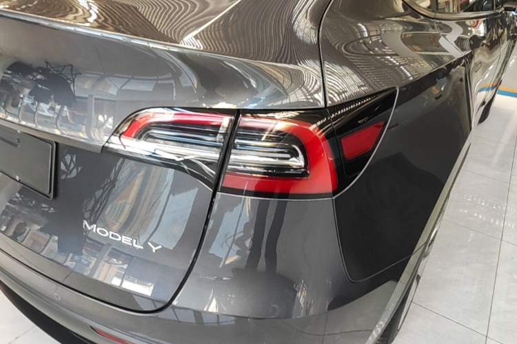 Used Tesla Model Y 2022 Revised Version Rear-Wheel Drive Right Rear Taillight