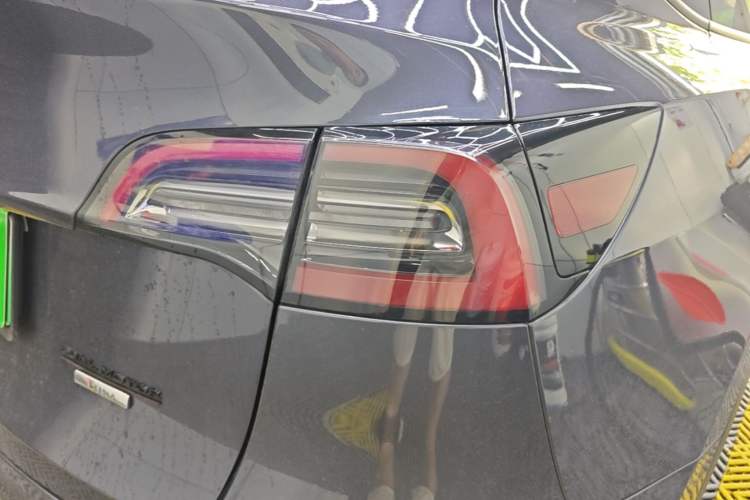 Used Tesla Model Y 2022 Rear-Wheel-Drive Version Right Rear Taillight