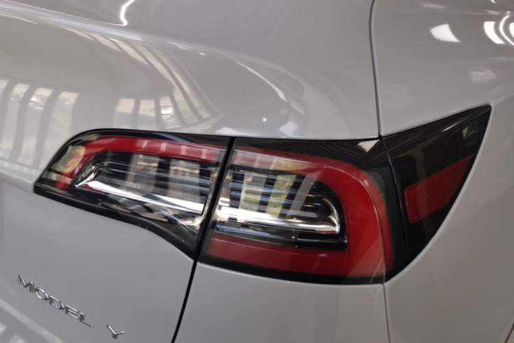 Used Tesla Model Y 2022 Revised Version Rear-Wheel Drive Right Rear Taillight
