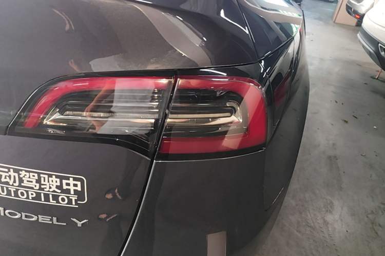 Used Tesla Model Y 2022 Rear-Wheel-Drive Version Right Rear Taillight