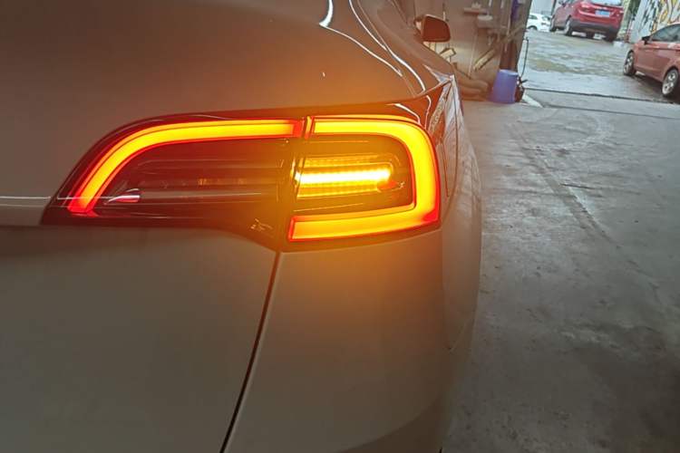 Used Tesla Model Y 2022 Revised Version Rear-Wheel Drive Right Rear Taillight